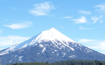 Mount McLoughlin in Oregon, a major prominence peak with 4,475 ft of prominence