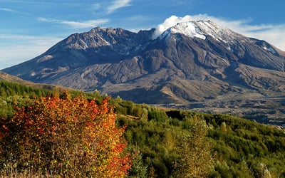 Mount St. Helens in Washington, a major prominence peak with 4,595 ft of prominence